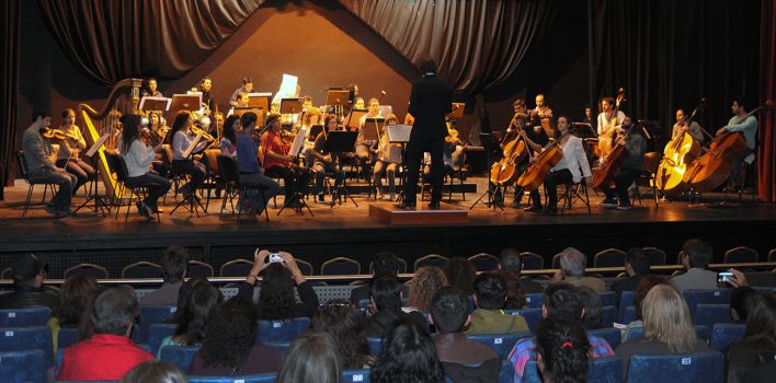 Web...La-Orquesta-Sinfónica-de-los-Neuquinos-presentará-una-Gala-folclórica--708x350